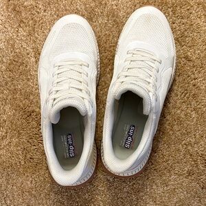 Skechers White womens  Sneakers